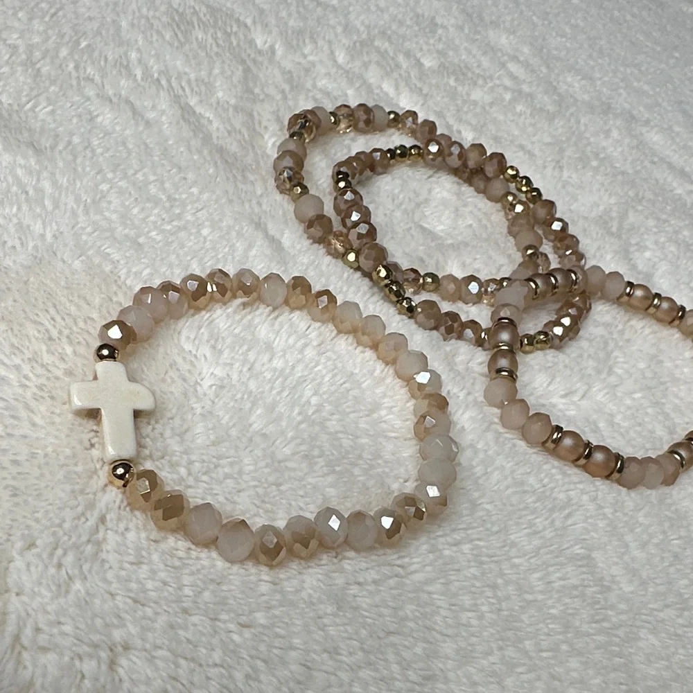 Beaded Bracelets Pretty Neutral Gold Mauve Pink Set of 4 with Cross Charm NWOT